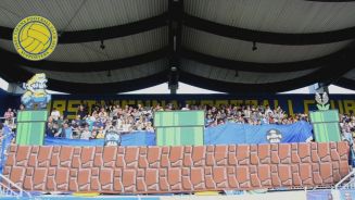 Choreo-Kunst: Fans spielen 'Mario' im Stadion